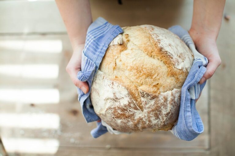 Prosty przepis na chleb bez zakwasu